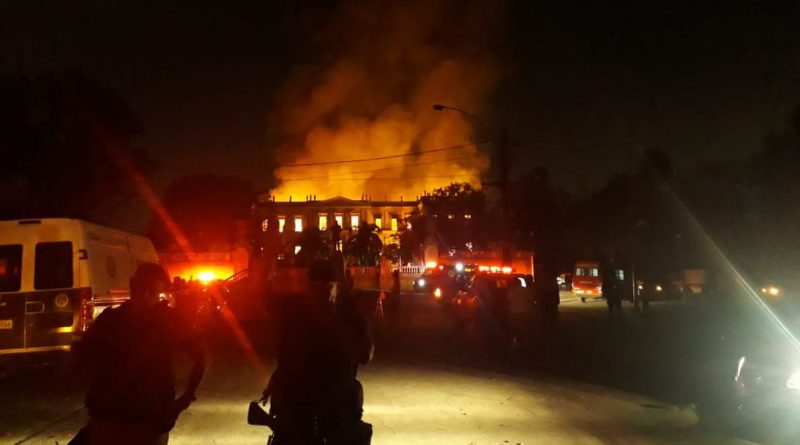 Incêndio destrói Museu Nacional