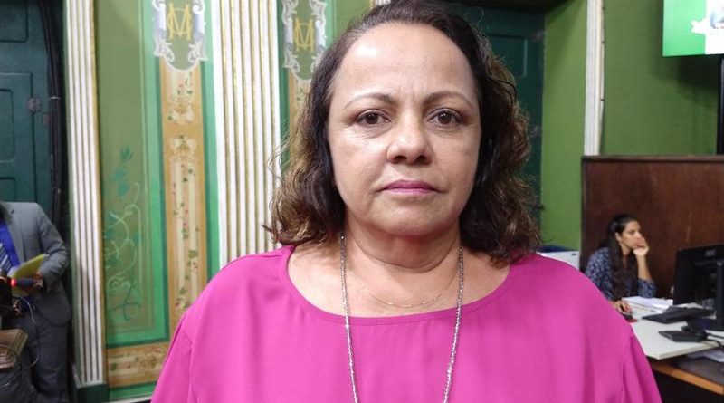 Aladilce diz que Bolsonaro promove “manipulação psicológica de massa”