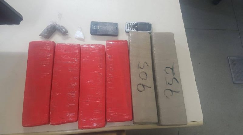 Seis quilos de maconha apreendidos em Camaçari