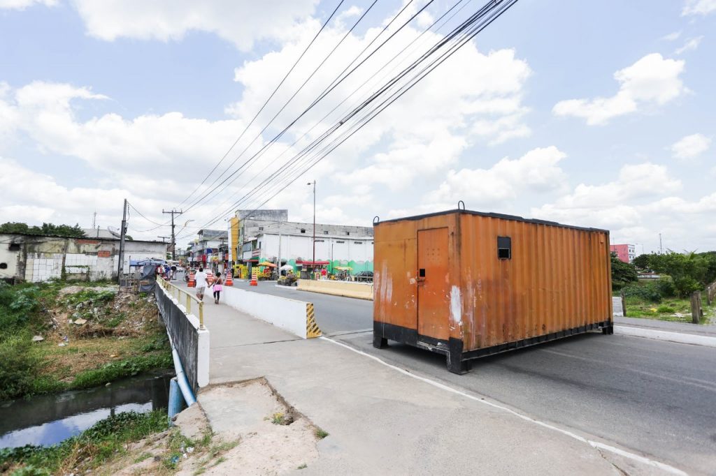 Ponte da Rua do Telégrafo é interditada para pedestres