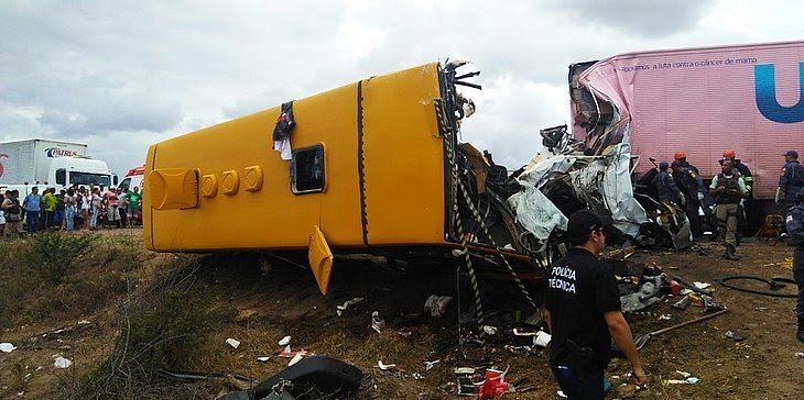 Sobe para cinco o número de mortos em acidente com ônibus escolar