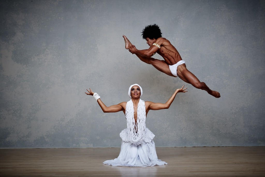 Balé Folclórico da Bahia faz apresentações gratuitas em Camaçari e Alagoinhas nos dias 17 e 22 de dezembro e estreia novas coreografias em abril, no TCA