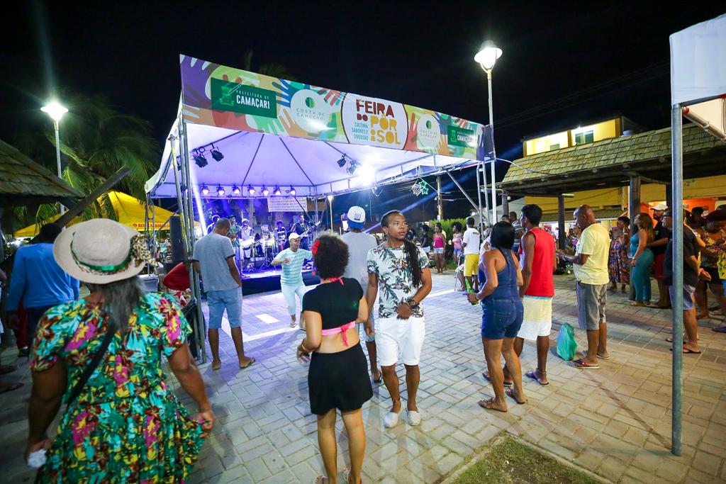 Feira do Pôr do Sol acontece em Arembepe, Guarajuba e Monte Gordo; confiram as programações