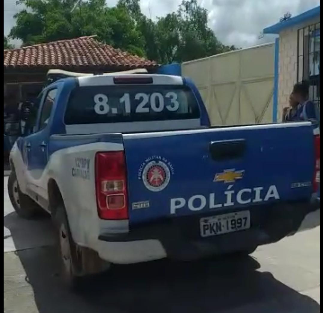 Após boatos, bomba é jogada dentro de escola em Camaçari