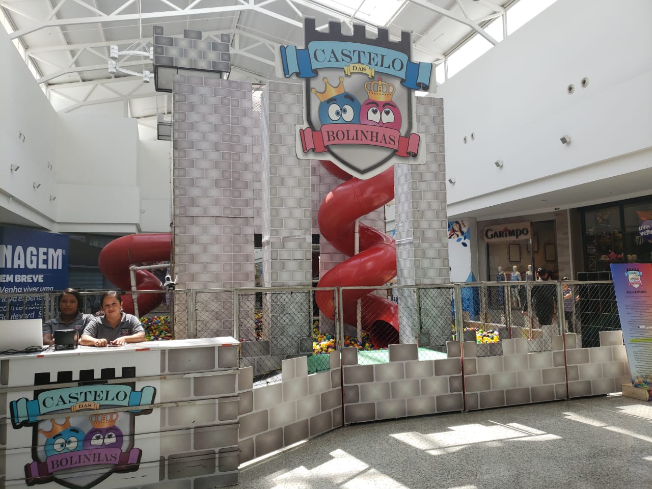 Castelo com 250 mil bolinhas é a nova atração do Boulevard Shopping Camaçari