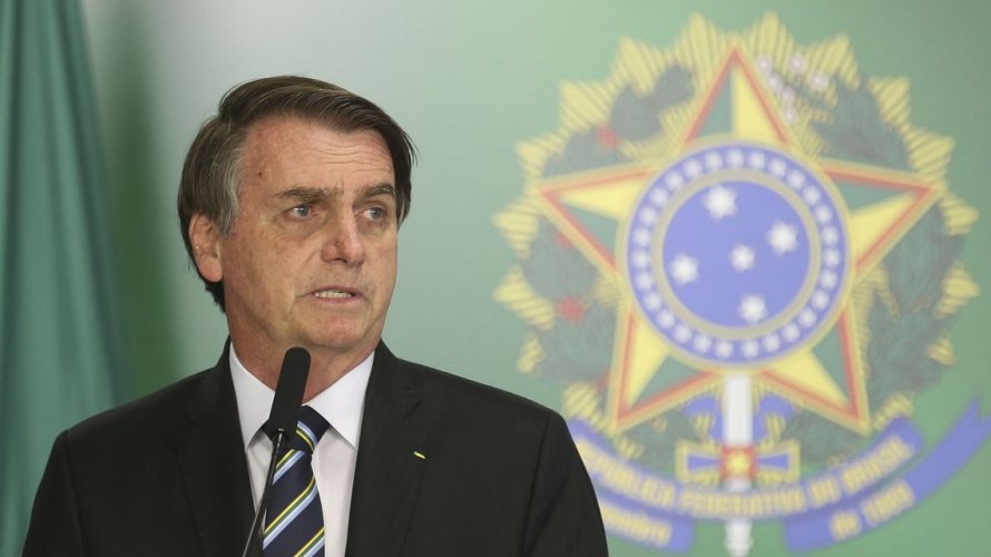 Bolsonaro cria 13º salário para o Bolsa Família