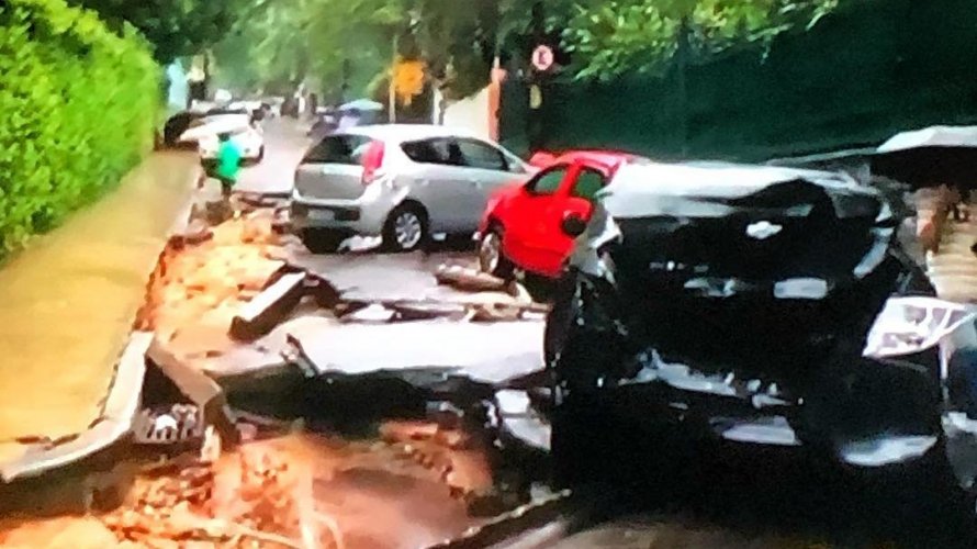 Chuvas fazem governo do Rio decretar ponto facultativo