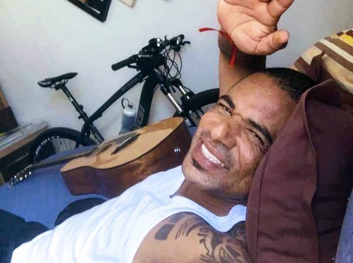 Após perder mulher para pastor, atirador invade igreja e abre fogo contra fiéis