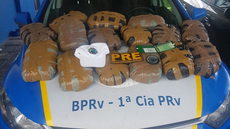 Casal é preso por tráfico de drogas na Estrada do Côco