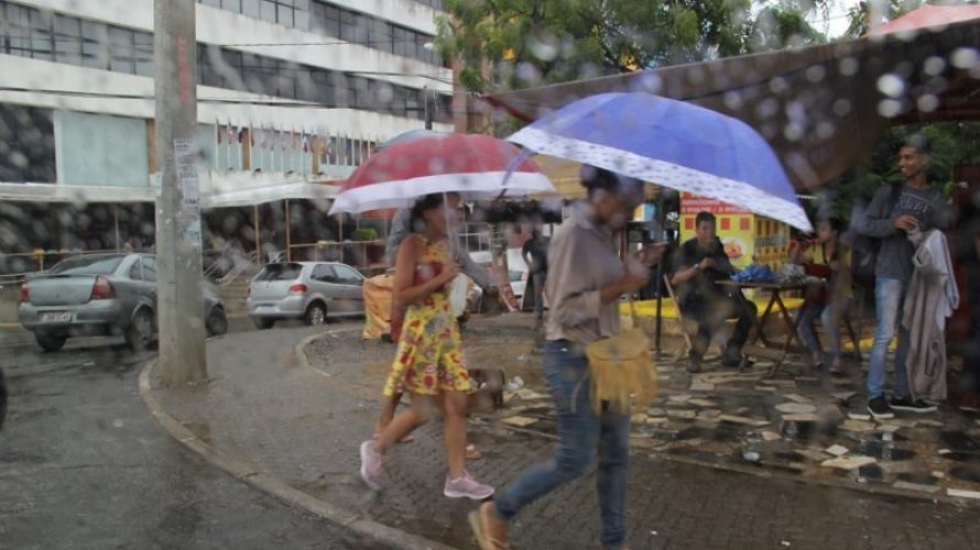 Marinha emite alerta de frente fria com ventos de 40 km/h e ondas de até 3 metros a partir desta quarta