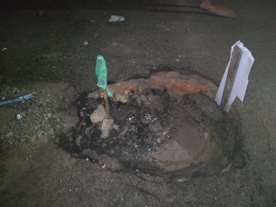 Vazamento de esgoto vem causando transtornos aos moradores da rua Carlos Mariguella na nova Vitória