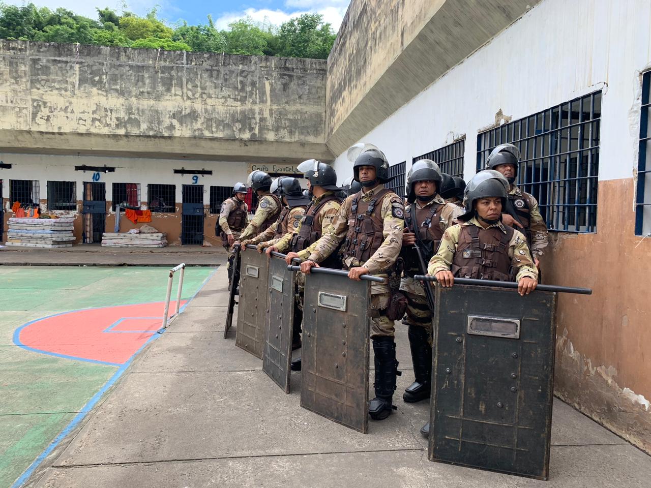 Cipe Cacaueira apreende celulares, drogas e facas no presídio de Ilhéus
