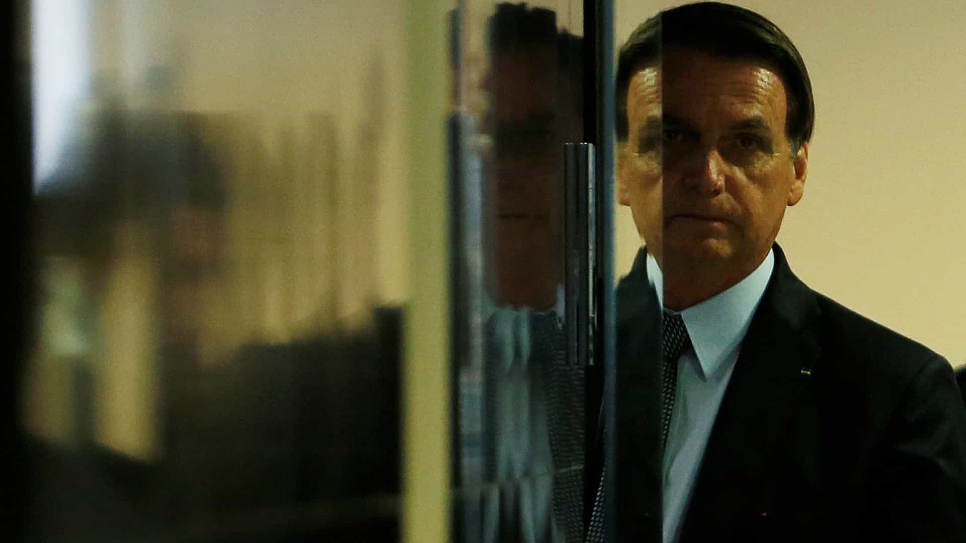 Após apoiar EUA, Bolsonaro recua e diz que manterá comércio com Irã