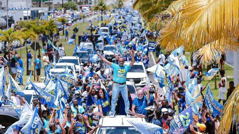 Em terceira carreata, Elinaldo consolida preferência da população