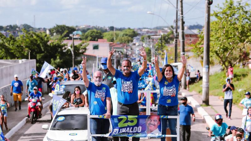 Elinaldo (DEM) é reeleito prefeito de Camaçari
