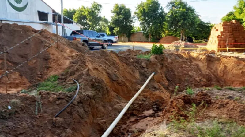 Cinco crianças morrem soterradas em buraco enquanto brincavam na BA