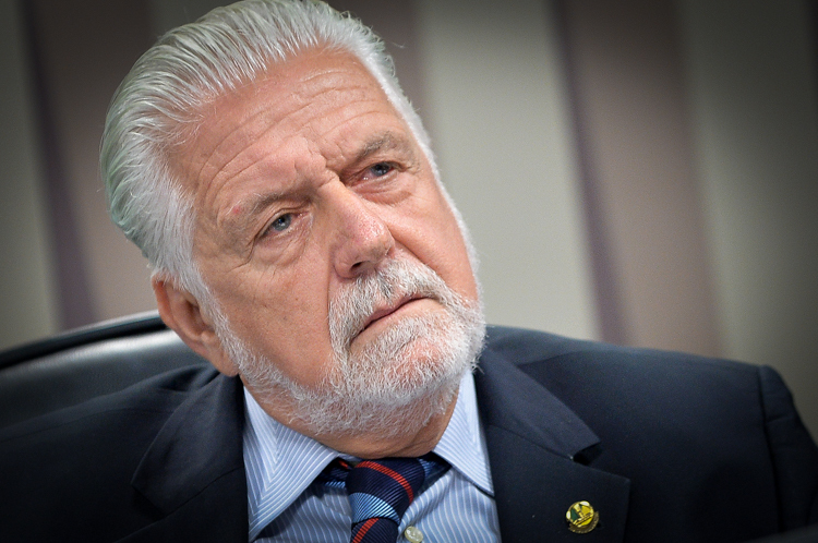 Temer dá golpe na biografia ao apoiar Bolsonaro, diz Jaques Wagner
