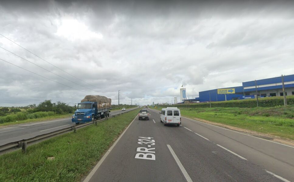 Homem morre em trágico acidente na BR-324
