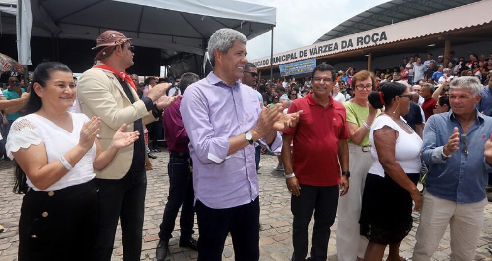 Jerônimo Rodrigues entrega e autoriza obras em Várzea da Roça