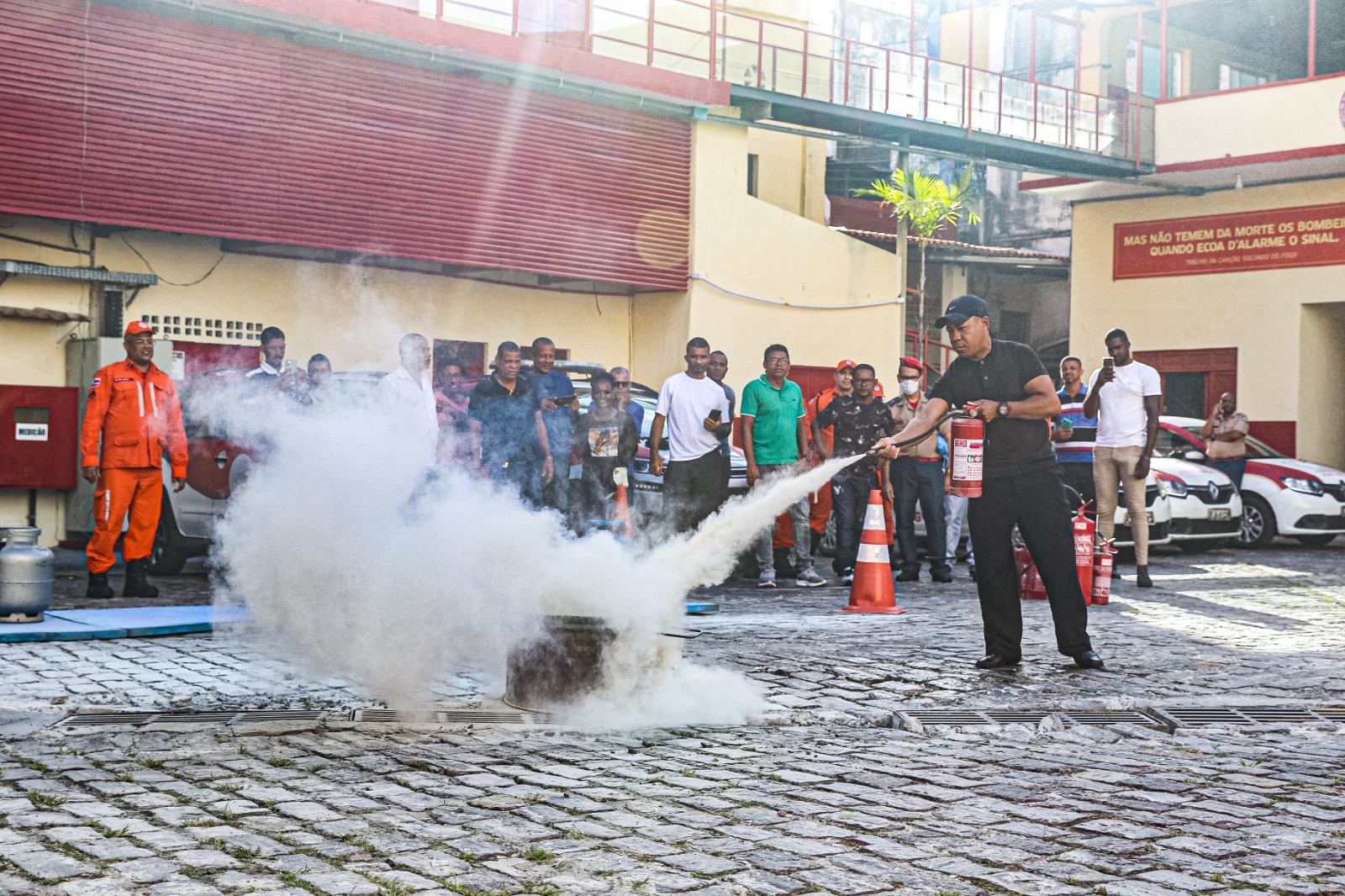 Sétima turma do Prédio Sem Fogo é formada pelo Corpo de Bombeiros