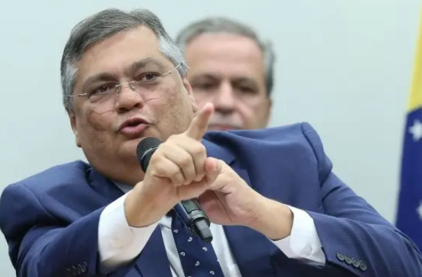 Dino diz que vai enviar ofício à PF para investigar apagão