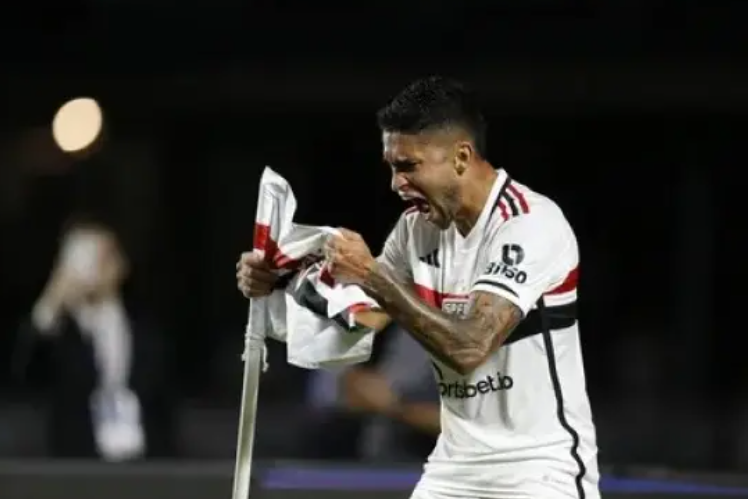 São Paulo derruba Flamengo e alcança sua maior conquista em 15 anos