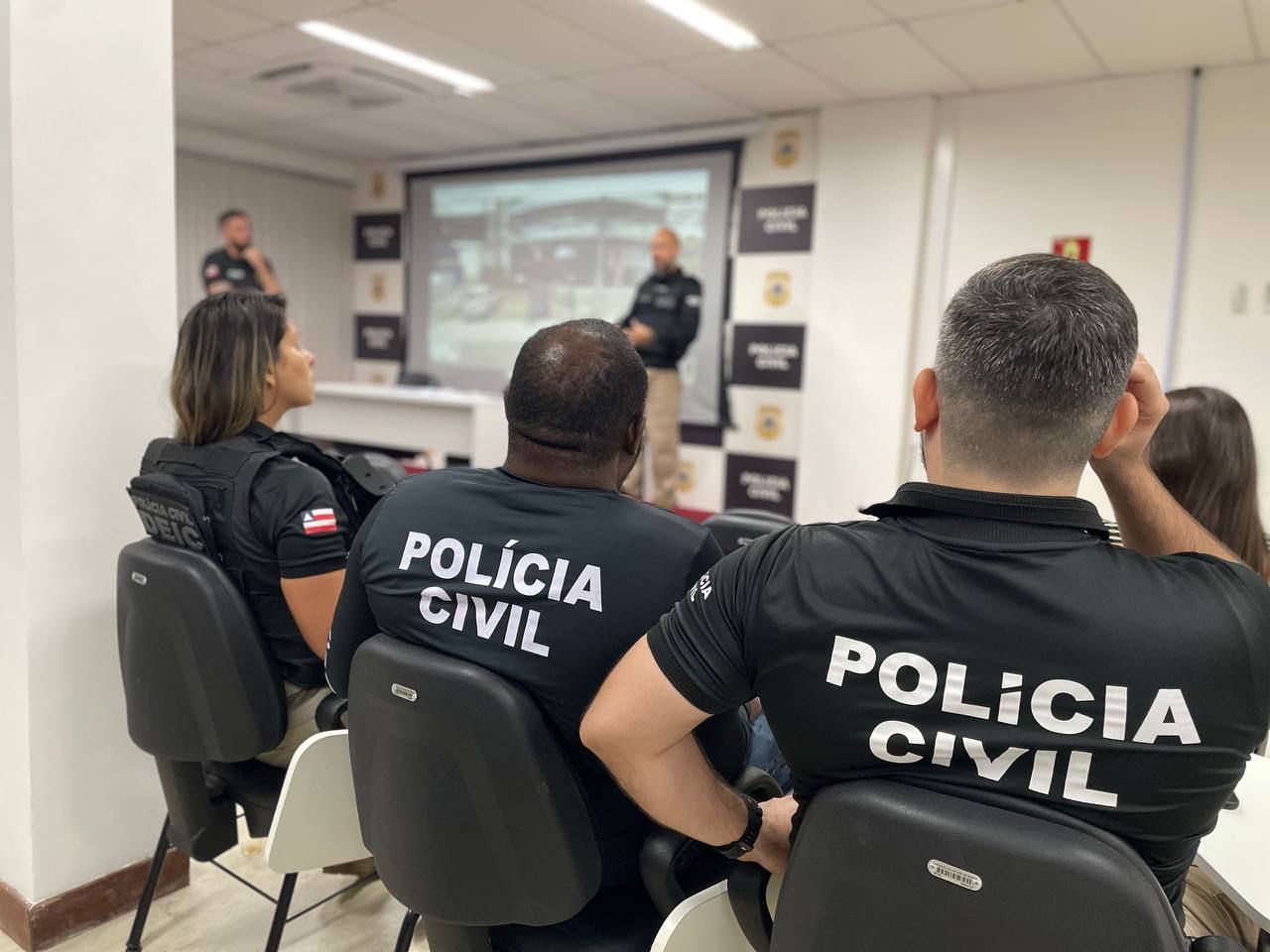 Operação Falso Consórcio prende 15 pessoas em Salvador por estelionato e lavagem de dinheiro