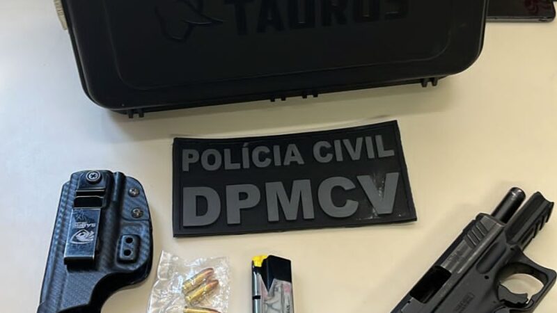 Pistola e munições são apreendidas na casa de investigado por violência doméstica